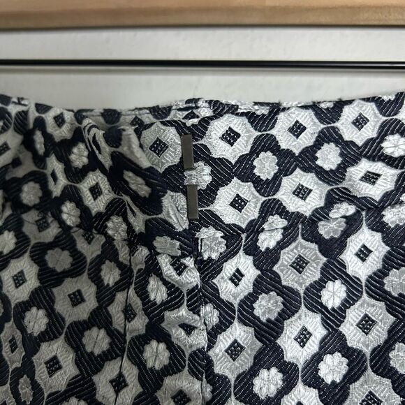 Loft Geometric Print Flat Front Shorts Size 8 - Picture 5 of 13